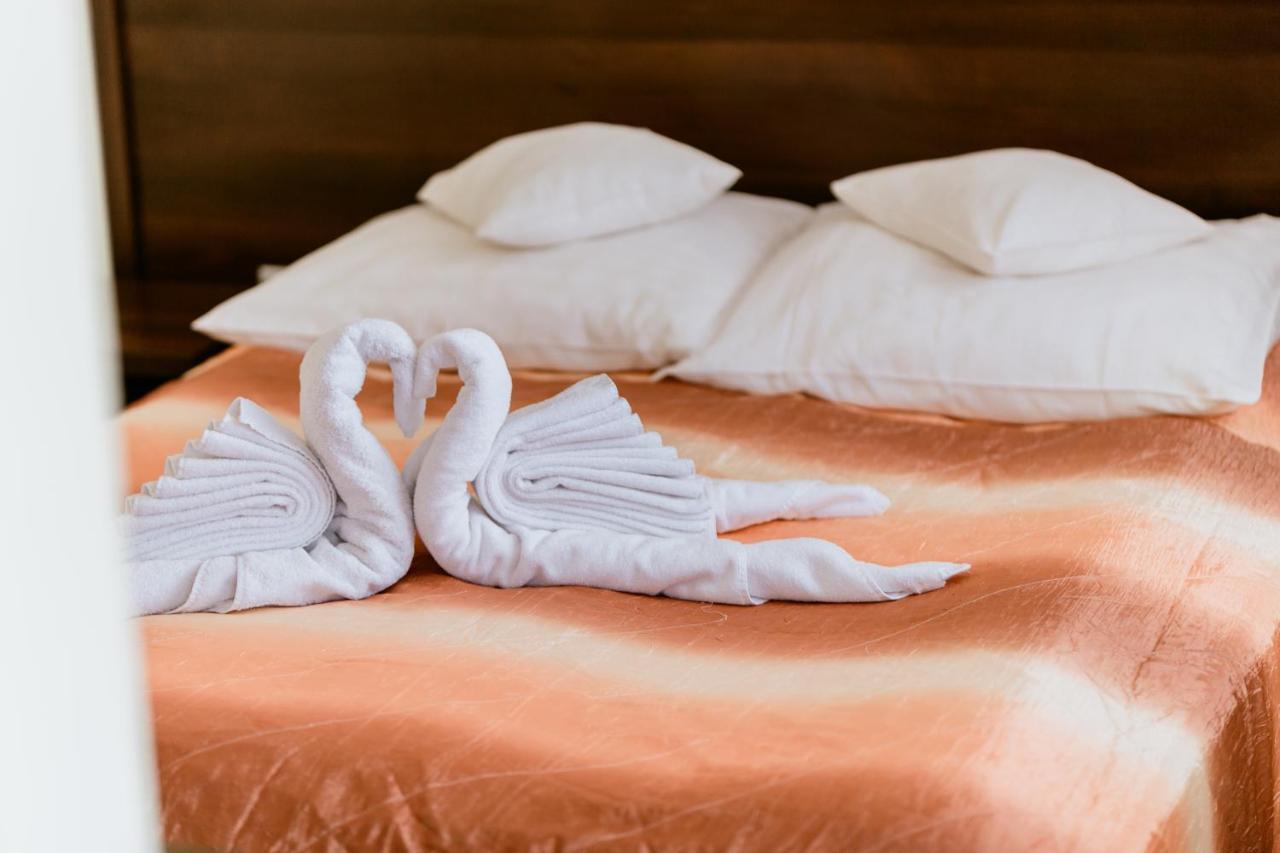 Hotel Domino Niemodlin 外观 照片